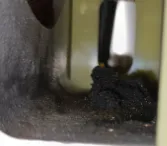 不兼容的电刷材料导致摩擦和磨损